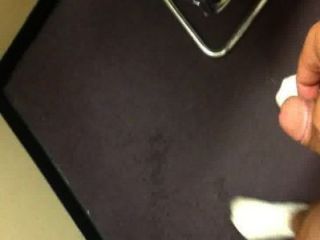 piss in market
