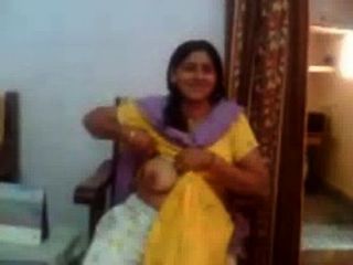 indian sex video of an arab aunty showing her big boobs