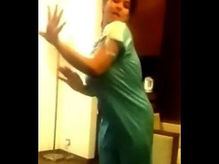 desi hindi boob dance