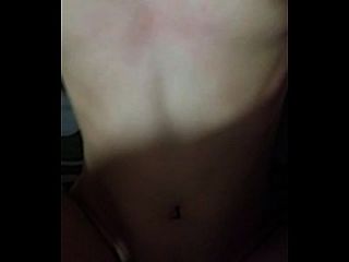 hiep dam hang xom khi chong van nha