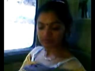 aunty boobs touch in bus saree